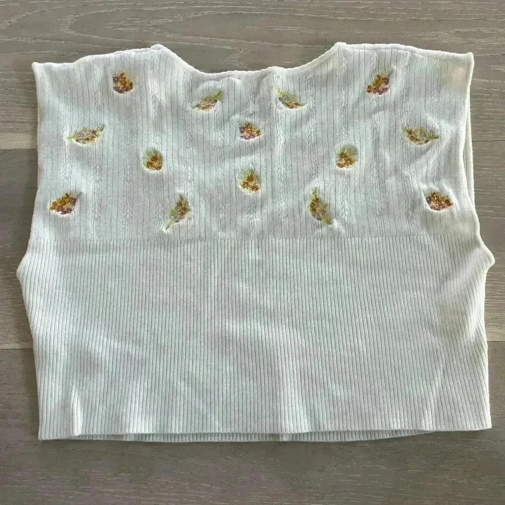 Free People intimately Lotta Love white floral embroidered Crop top sz medium - Picture 10 of 10